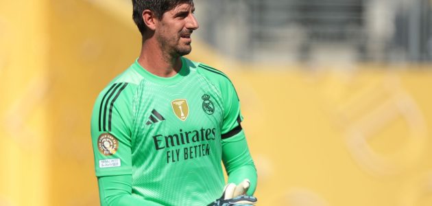 كورتوا ينتقد تيباس بسبب رفضه تأجيل مباراة ريال مدريد