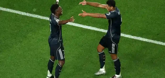 ثنائي ريال مدريد يواجه خطر الإيقاف عن نصف نهائي كأس العالم للأندية