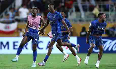 بونو يحقق إنجازًا لافتًا في فوز الهلال على مانشستر سيتي