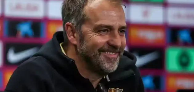 هانزي فليك يتحرك لمنع انتقال نجم برشلونة