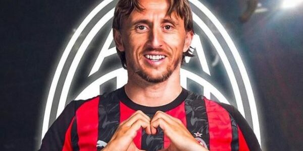 تقرير: مودريتش ينضم إلى ميلان بعقد لمدة موسم واحد